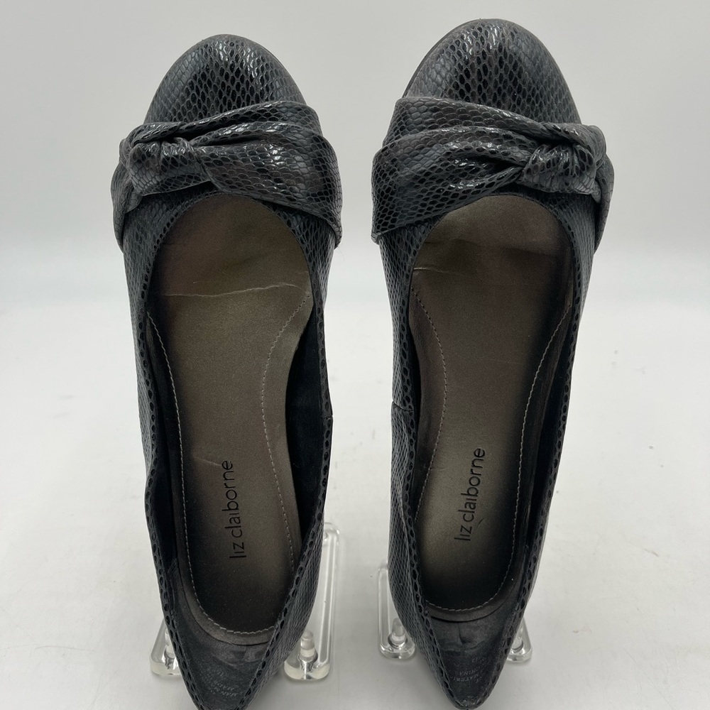 Liz Claiborne Grey Flats Size 7